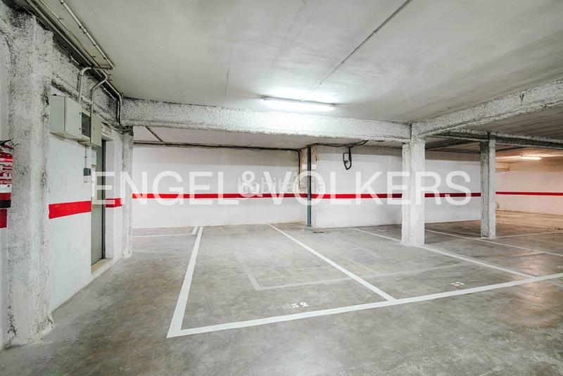 Foto aa516590-2325-49e2-8100-086cdf06a1ff. Autoparkplatz in Poble Nou-Olivar Gran Figueres