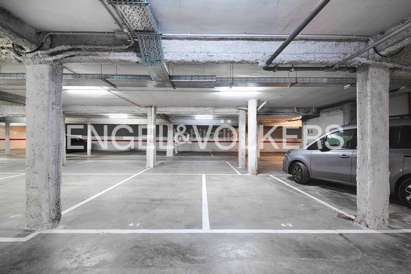 Foto cebff8f4-8217-435c-a332-b6bf80b0a229. Autoparkplatz in Poble Nou-Olivar Gran Figueres