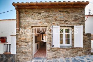 Casa adossada  Carrer de sa tórtora. Elegancia y confort en el centro de cadaqués