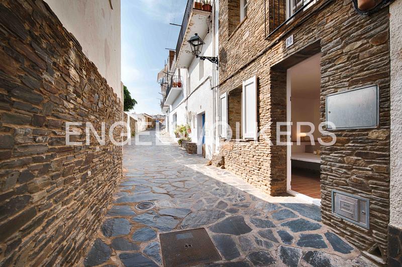 Foto 690865ee-bc20-4282-9d87-1895551459f8. Casa adosada elegancia y confort en el centro en Cadaqués
