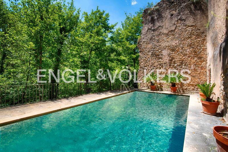 Foto 4f4aa390-5145-4199-b26d-dd7f83a08771. Chalet impresionante villa con historia y lujo en el castell de sant llorenç en Sant Llorenç de la Muga
