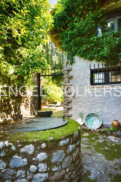 Foto 64d8a011-9f8c-4a3e-ad45-9034e2cbbbd6. Chalet impresionante villa con historia y lujo en el castell de sant llorenç en Sant Llorenç de la Muga