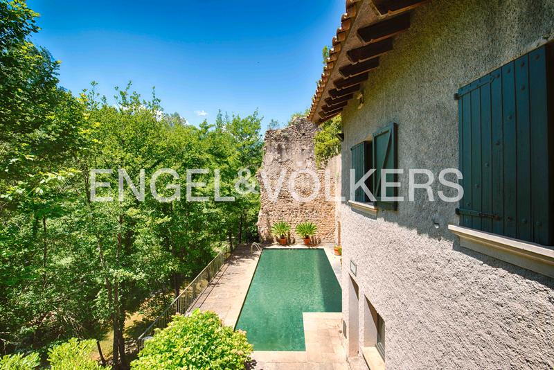 Foto a17fa7a4-4a12-45c4-819a-bb7b86260f6e. Chalet impresionante villa con historia y lujo en el castell de sant llorenç en Sant Llorenç de la Muga