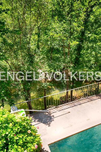Foto fa1d552e-fe38-476c-9682-7e5361d90366. Chalet impresionante villa con historia y lujo en el castell de sant llorenç en Sant Llorenç de la Muga