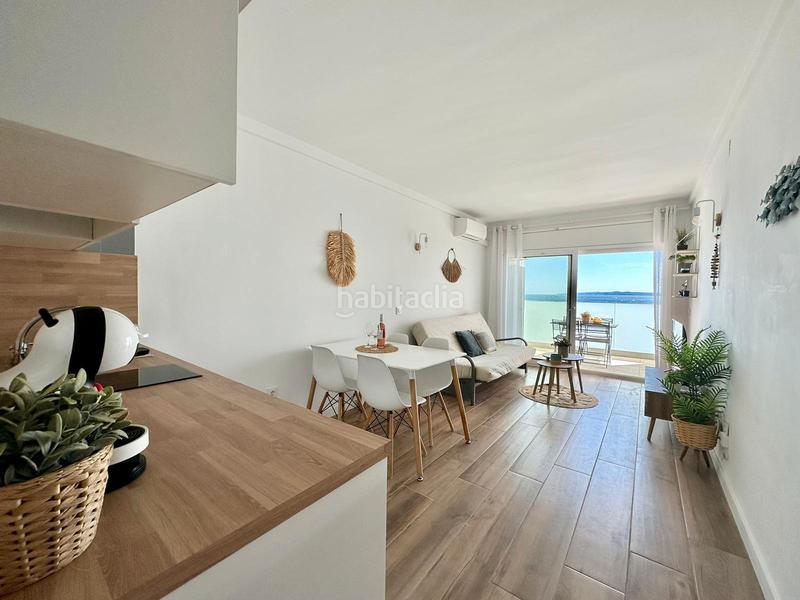 Foto a7da2904-09a2-4546-be5a-1971f0934298. Apartamento  en canyelles ( ) totalmente reformado en 1era linea de mar con licencia turística y parking privado en Roses