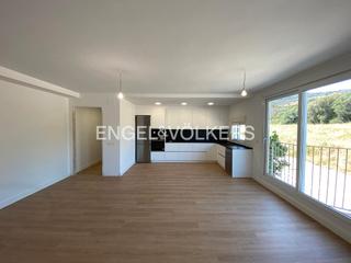 Appartement dans Avinguda antoni margarits 3. Exclusivo piso de obra nueva en llan