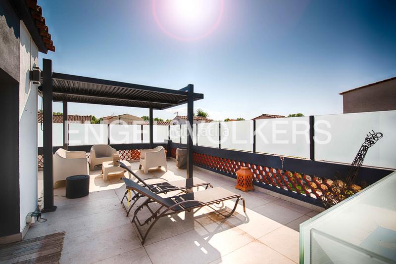 Foto 393d5d24-9715-4cc1-8f8c-a3885de69869. Chalet casa unifamiliar con un estilo único y especial en Empuriabrava