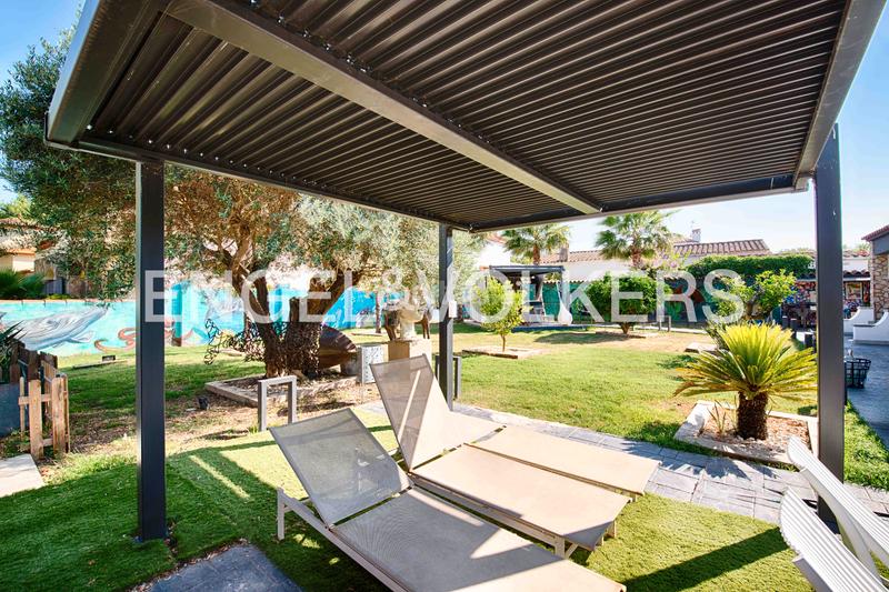 Foto ecb71299-d12b-4127-a3cf-5c288c6478f8. Chalet casa unifamiliar con un estilo único y especial en Empuriabrava