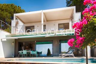 Maison à Puig Rom-Canyelles-Almadrava. Villa moderna de lujo en excelente ubicación en canyelles petite
