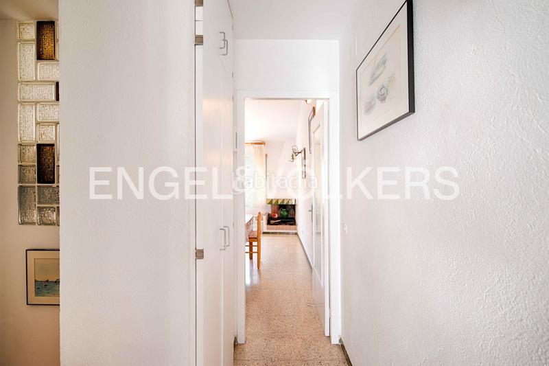 Foto 1087cbb9-7d7d-4673-944d-dd32aae2d9d3. Casa adosada autenticidad y rentabilidad en el corazón – casa con licencia turística y estudio independiente en Cadaqués