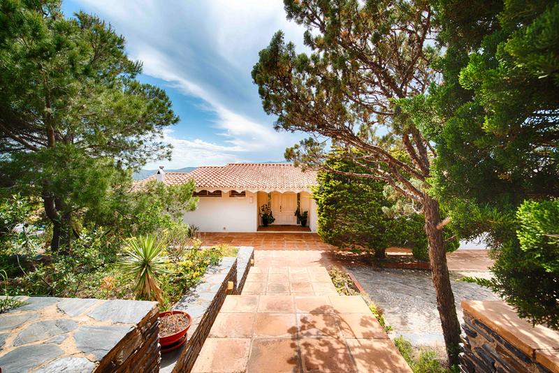 Foto 376223ce-250b-449f-8a53-7e6ec027dbe5. Casa un refugio de excepción entre el mar y la naturaleza – caials, en Cadaqués