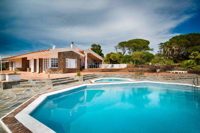 Foto 86cb2ca2-2262-4fea-ba06-d019547a27d5. Casa un refugio de excepción entre el mar y la naturaleza – caials, en Cadaqués