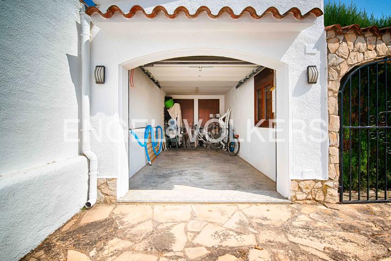 Foto 1f1a778d-a68a-49f4-b1ac-4583b9f84439. Chalet con camino parcheggio piscina in Francolí - Freser - Noguera Empuriabrava