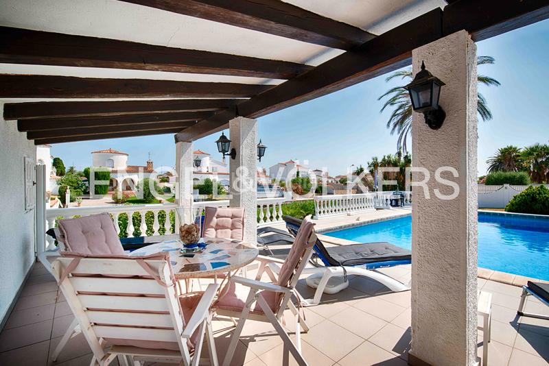 Foto 3be4a9ac-57d5-480e-b099-3f6ca11a15c1. Chalet con camino parcheggio piscina in Francolí - Freser - Noguera Empuriabrava