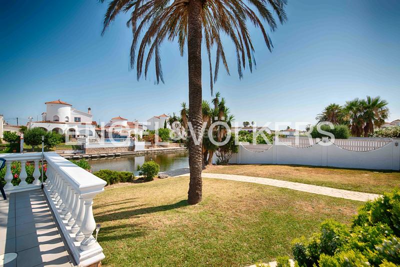 Foto 9953fa62-35a3-4151-b57d-c2114f82aafb. Chalet con camino parcheggio piscina in Francolí - Freser - Noguera Empuriabrava