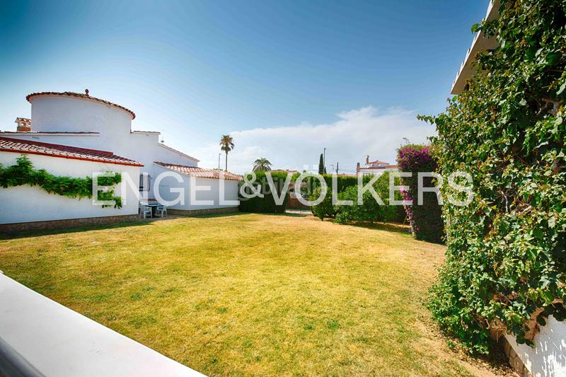 Foto a2c79360-4340-4ea3-869a-941b40816ad3. Chalet con camino parcheggio piscina in Francolí - Freser - Noguera Empuriabrava