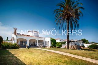 Chalet  Carrer francolí. Terreno de 1.500 m² con casa junto al canal