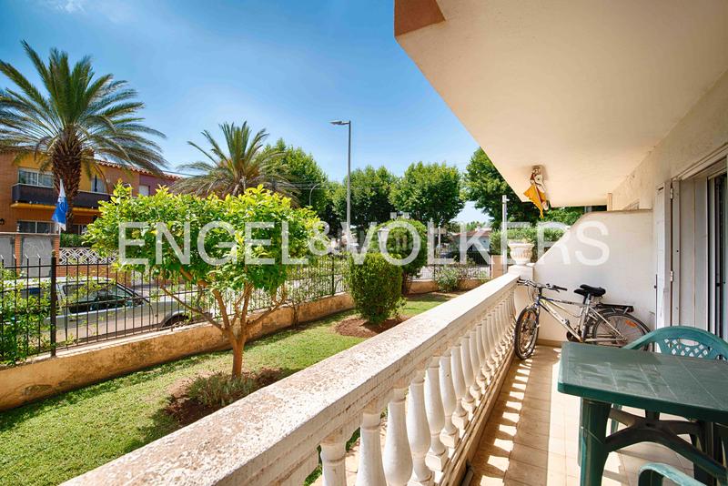 Foto 71924cd5-3c32-4ddf-97cd-2d8ea55f13c3. Apartamento piso en planta baja con terraza y acceso a piscina comunitaria en Empuriabrava