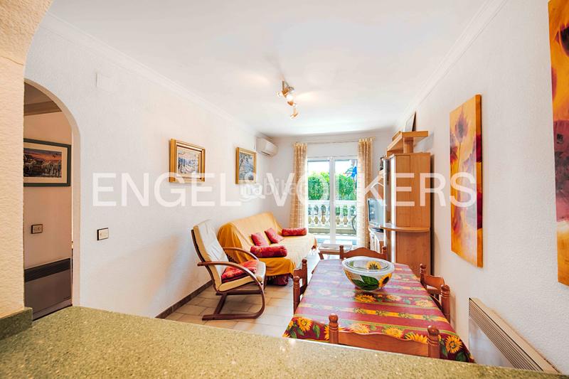 Foto d2ac447a-30ae-4556-ac42-f3579842c90a. Apartamento piso en planta baja con terraza y acceso a piscina comunitaria en Empuriabrava