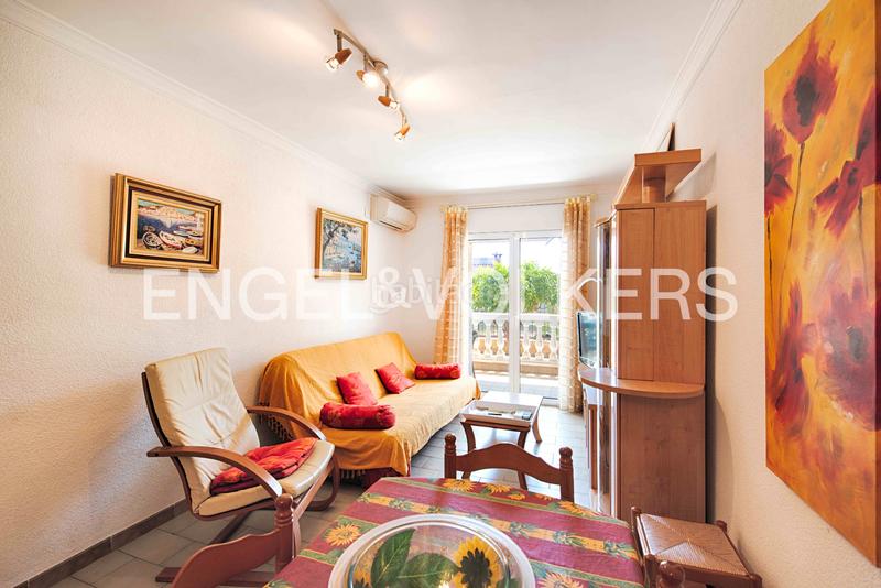 Foto f00fd5d1-ac62-4ebe-b545-f31e592dd42c. Apartamento piso en planta baja con terraza y acceso a piscina comunitaria en Empuriabrava