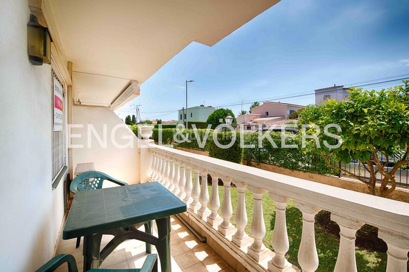Foto f4aa24e1-07e2-4d54-aeec-f76a904e30e2. Apartamento piso en planta baja con terraza y acceso a piscina comunitaria en Empuriabrava