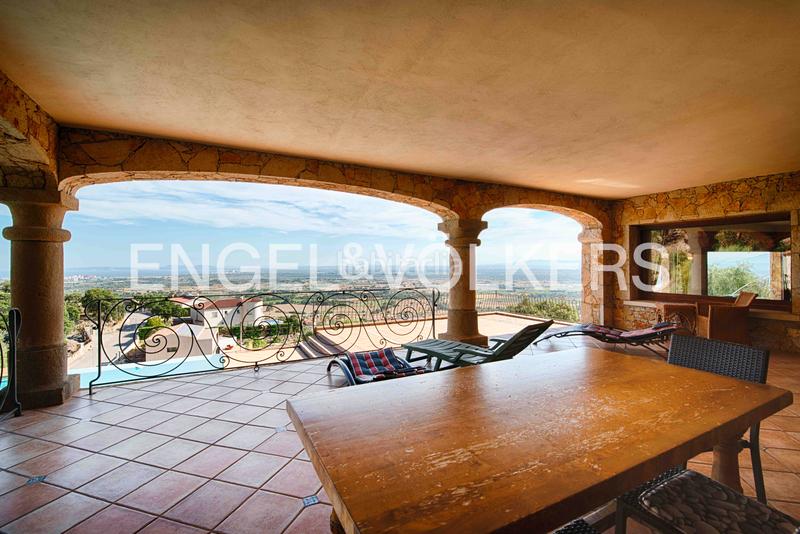 Foto 1c6b4b96-3f8f-4676-966d-ae068defb318. Chalet exclusiva villa con encanto y vistas panorámicas en Palau-saverdera