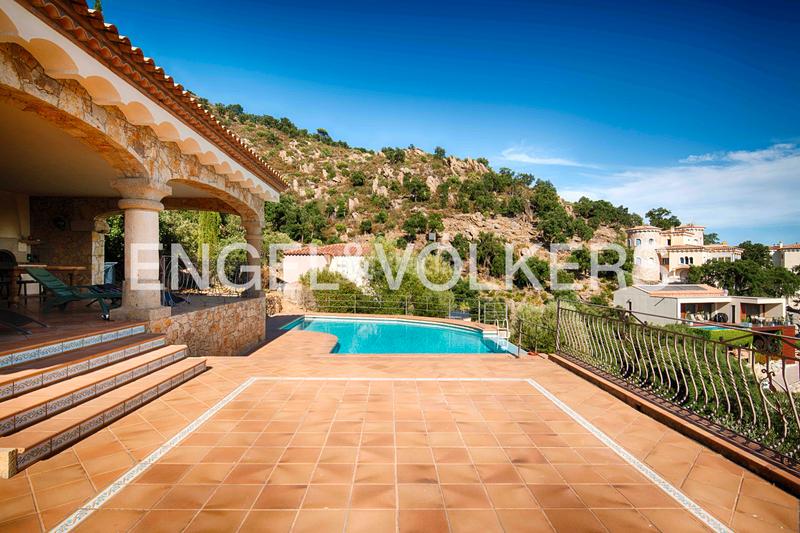 Foto 73de3a64-9c85-41b7-9e92-e871f1e5af22. Chalet exclusiva villa con encanto y vistas panorámicas en Palau-saverdera