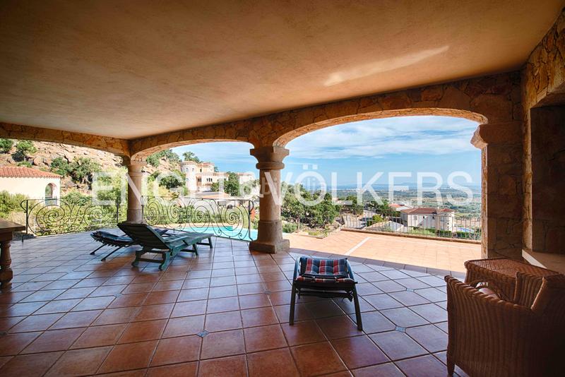 Foto 9ac476d9-5cba-45f3-ac4f-a74f2a354ae0. Chalet exclusiva villa con encanto y vistas panorámicas en Palau-saverdera