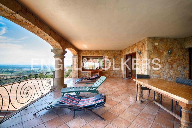 Foto c2cc2387-f263-436c-9c00-1b42c87fcaaf. Chalet exclusiva villa con encanto y vistas panorámicas en Palau-saverdera