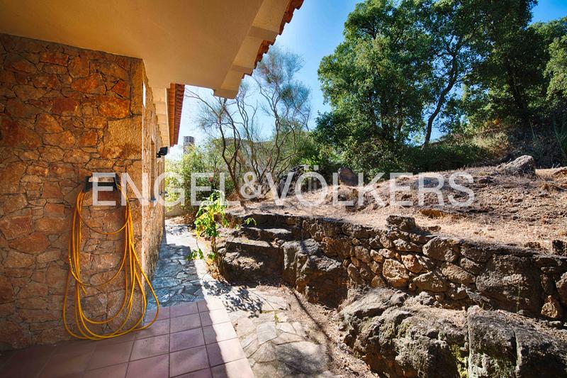 Foto e925a83c-0b63-4301-bf6a-5cf9a9c9c921. Chalet exclusiva villa con encanto y vistas panorámicas en Palau-saverdera