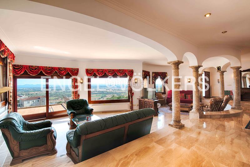 Foto f25704d4-4f5b-4b4d-a6f1-a72c9edde06f. Chalet exclusiva villa con encanto y vistas panorámicas en Palau-saverdera