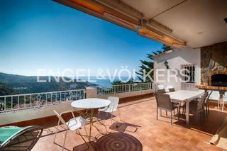 Chalet  Carrer de la pujada del puig rom. Exclusiva villa con vistas a la cala de canyelles