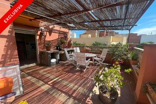 Pis  Carrer nicolás salmerón. Apartamento con gran terraza en el centro histórico de llançà