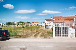 Terreny residencial  Carrer de l'om. Terreno edificable de 148 m² en empuriabrava