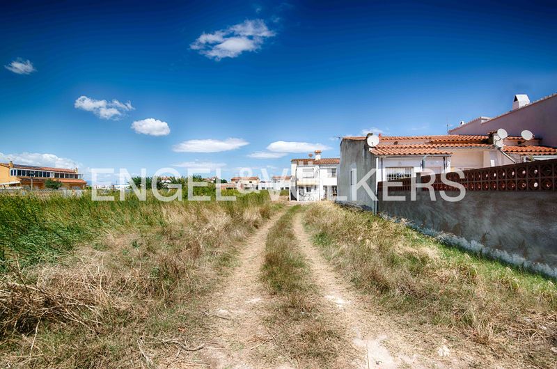 Foto eb68ad1f-86f3-433b-97cc-ce7955a5d8df. Terreno residencial terreno edificable de 148 m² en Empuriabrava