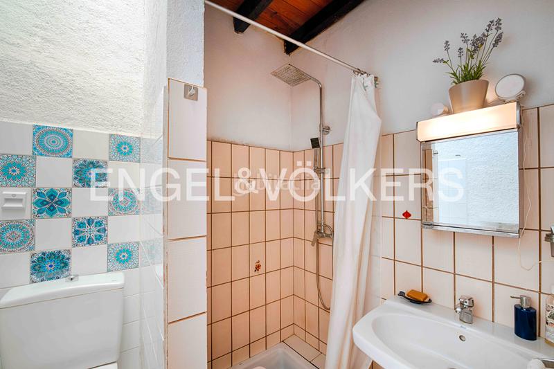 Foto 27a64959-0e5c-48fd-a048-58c97b47c495. Casa adossada amb xemeneia calefacció a Garriguella