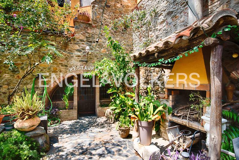 Foto 3a74c195-f809-4a03-948b-08cc00896aaa. Casa adossada amb xemeneia calefacció a Garriguella