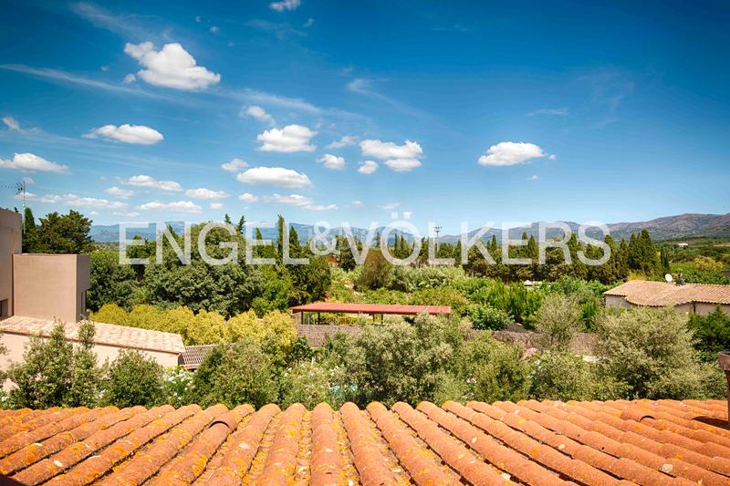 Foto 55adc8b4-3f36-4323-b590-f6137140db79. Casa adossada amb xemeneia calefacció a Garriguella