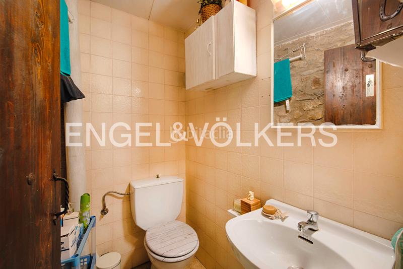 Foto 84087e18-ce14-49fc-bb7b-fd110b7d6e79. Casa adossada amb xemeneia calefacció a Garriguella