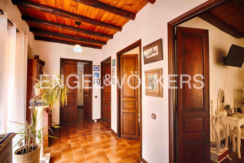 Foto 98aee3cc-6496-414b-be10-b480a9dbf426. Casa adossada amb xemeneia calefacció a Garriguella