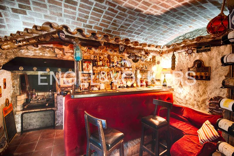 Foto af160f5e-0519-41d8-9f92-9a1966c7cab7. Casa adossada amb xemeneia calefacció a Garriguella