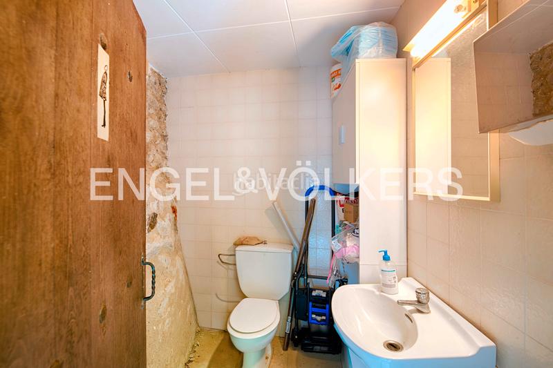 Foto c943eefc-cd25-4057-be76-44eef096a7b6. Casa adossada amb xemeneia calefacció a Garriguella