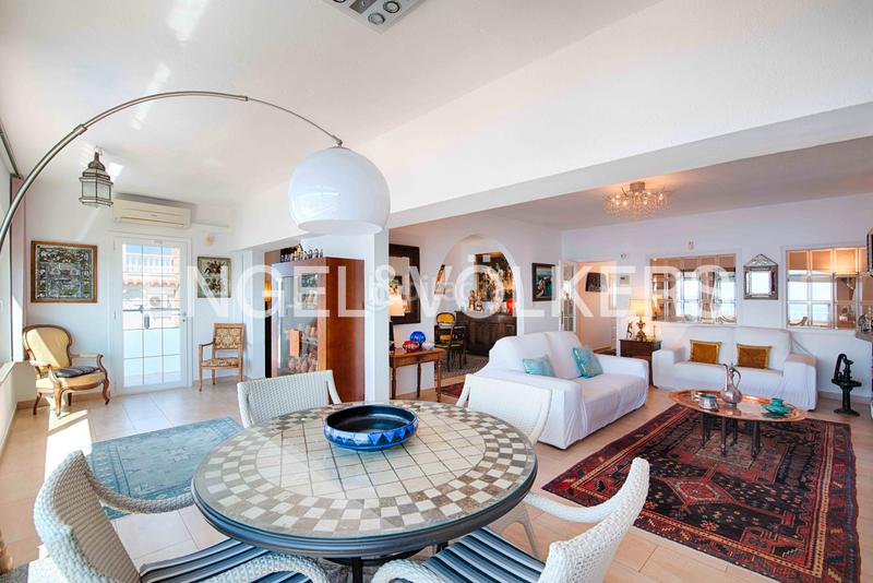 Foto 21b77245-b906-4837-8832-5063bd8cd8f8. Casa villa con impresionantes vistas en Puig Rom-Canyelles-Almadrava Roses