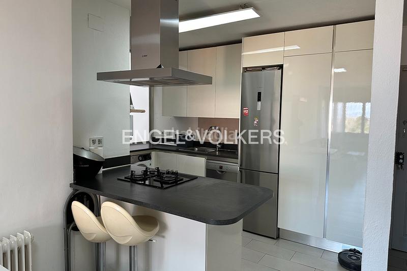 Foto e541c7a9-c5f9-433f-9de3-1655a7c006e6. Etagenwohnung mit kamin in Centre Figueres