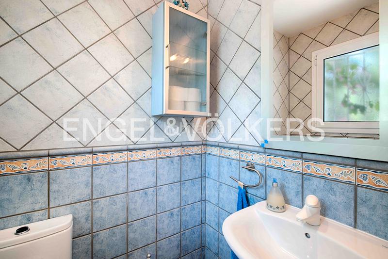 Foto 5450d3a6-fdcd-4128-a202-6994bb29b2df. Maison avec parking piscine dans Peni Empuriabrava