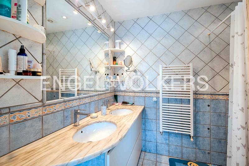 Foto 5b5361b2-a89e-43d0-a1d6-7bc5e0a1fc4c. Maison avec parking piscine dans Peni Empuriabrava