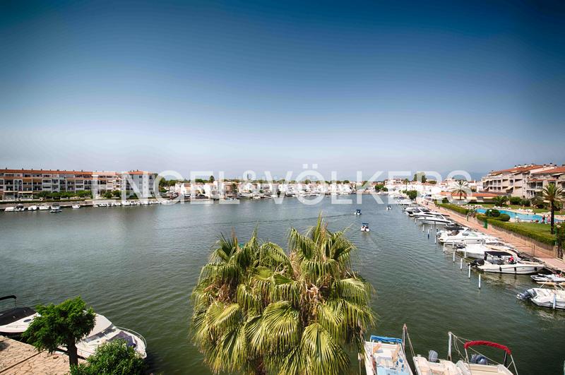 Foto 614b7367-6c0b-43fe-95af-8c5c21ffdca5. Pis a Sant Maurici Empuriabrava