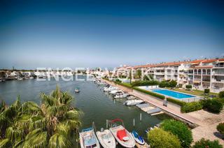 Appartement  Carrer sant maurici. Apartamento con impresionantes vistas al lago y a las montañas