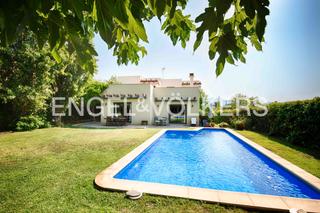 Casa  Carrer del mar. Casa doble en ubicación privilegiada, pedret y marzà