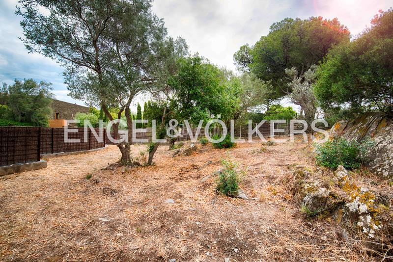 Foto 1bd05648-0037-46aa-9b40-025a6c101f18. Casa  contemporánea de piedra con terrazas, gran garaje y acabados de alta gama en Cadaqués